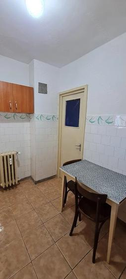 Garsonieră decomandată în Sud
