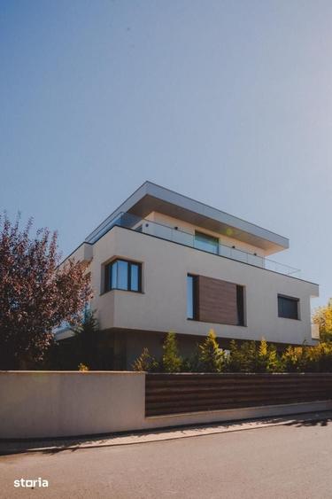 Casă cu 6 camere cu Teren 226 Mp în Central