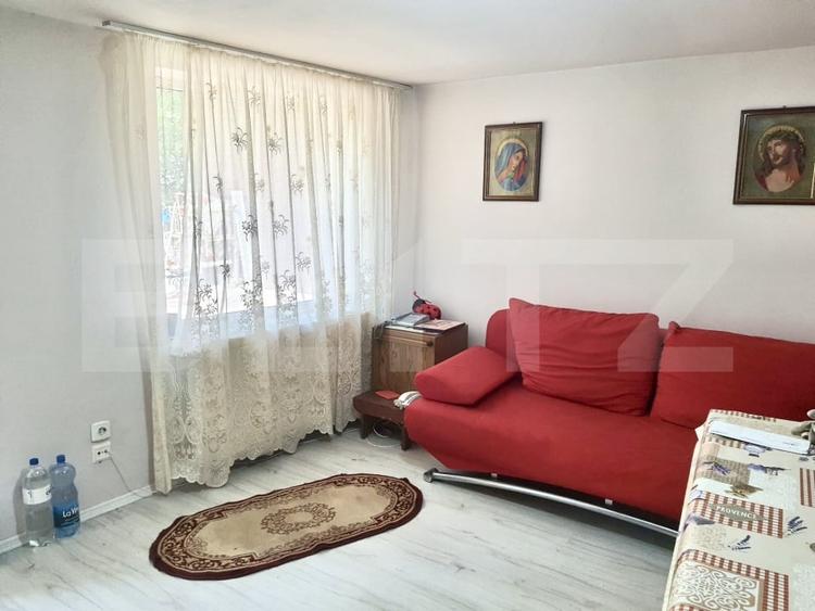 Casă individuală cu 4 camere cu Teren 1253 Mp în Berghin