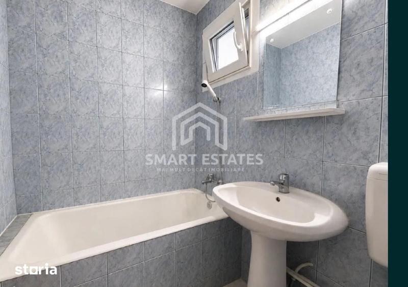 Apartament cu 3 camere semidecomandat în Berceni