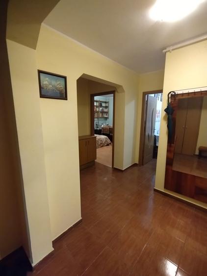 Apartament cu 3 camere decomandat în Tomis Nord
