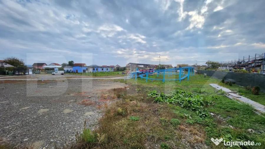 Teren de 7800 mp, în Unirii