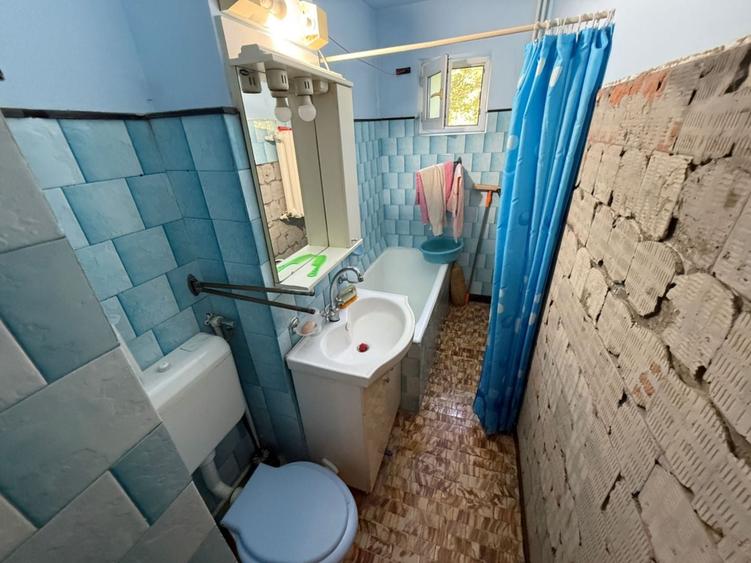 Apartament cu 3 camere semidecomandat în Brătianu