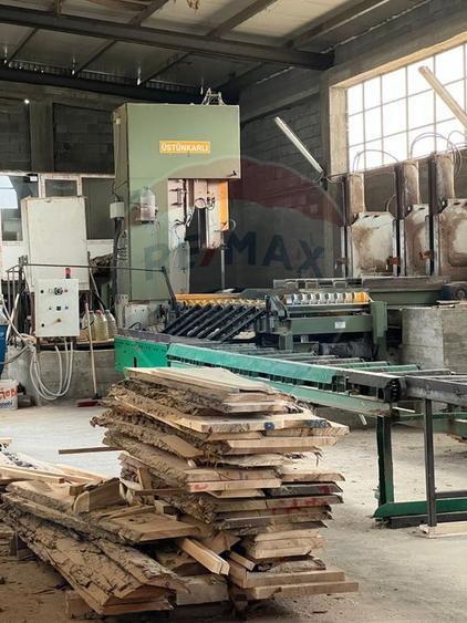 Spațiu industrial, de 7,756 mp, în Cerăt