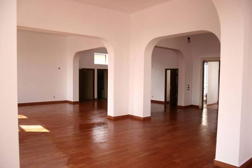 Spațiu comercial, de 220 mp, în Ultracentral