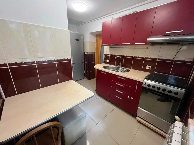 Apartament cu 3 camere decomandat în Central