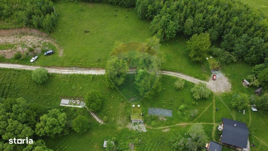 Casă cu 4 camere în Horea