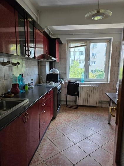 Apartament cu 3 camere decomandat în Nerva Traian