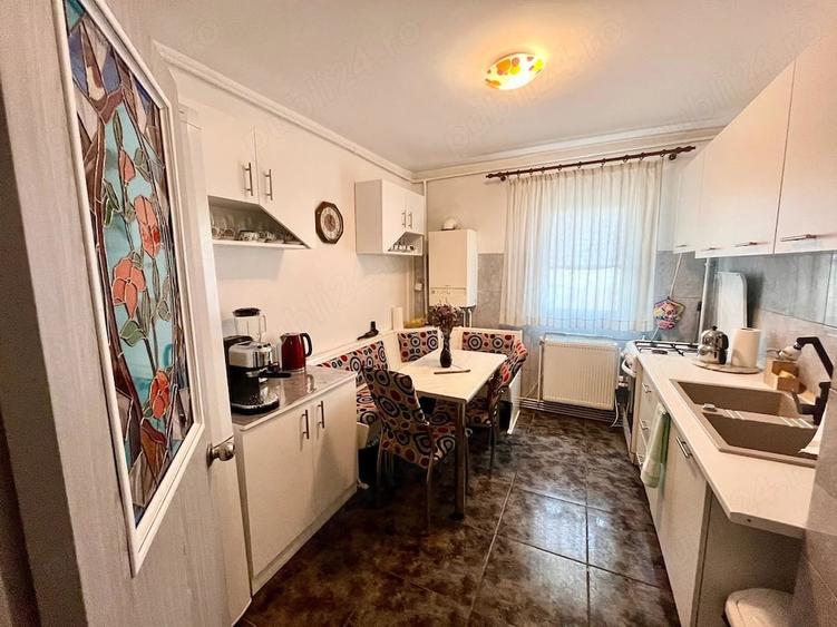 Apartament cu 3 camere decomandat în Mioriței