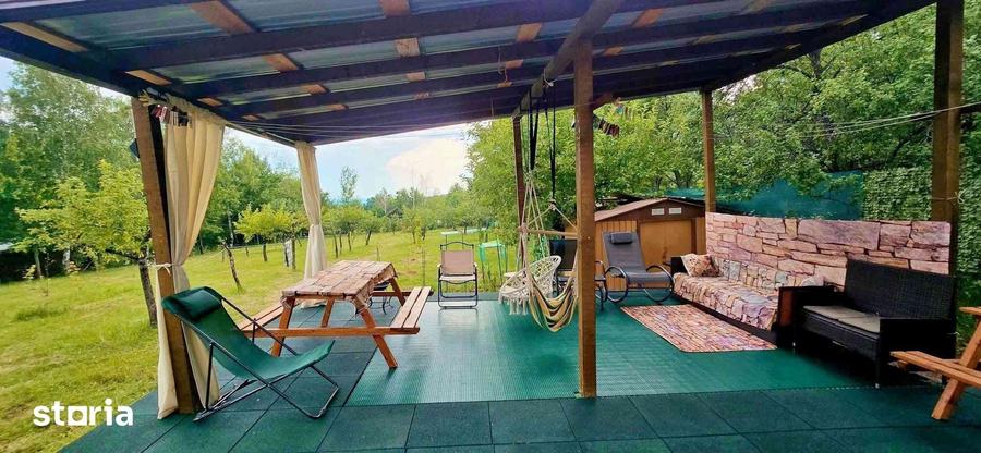 Casă cu 3 camere cu Teren 2952 Mp în Cerna