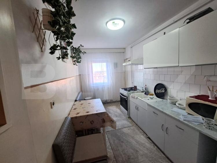 Apartament cu 3 camere decomandat, mobilat în Gemenii