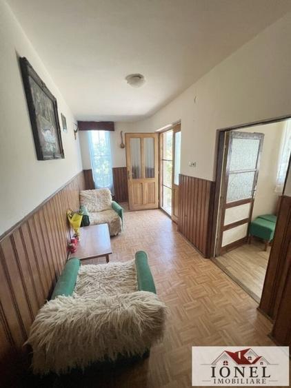 Casă individuală cu 3 camere cu Teren 1338 Mp în Ampoița