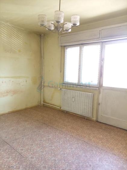 Apartament cu 3 camere decomandat în Rogerius
