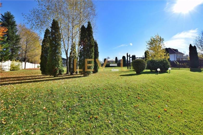 Casă individuală cu 9 camere cu Piscina în Snagov