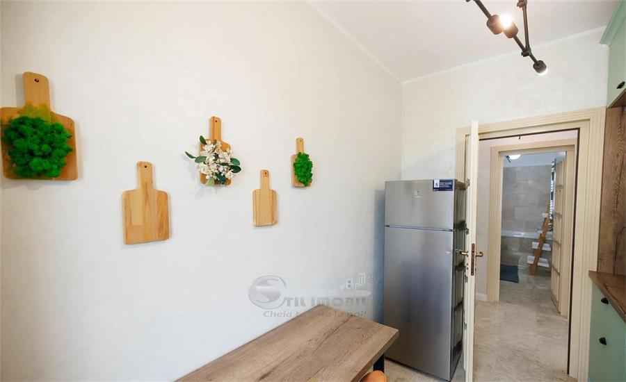 Apartament cu 3 camere semidecomandat în Copou