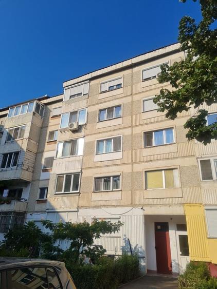Apartament cu 2 camere decomandat în Exterior Vest