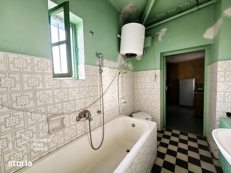 Casă cu 6 camere cu Teren 627 Mp în Fratelia