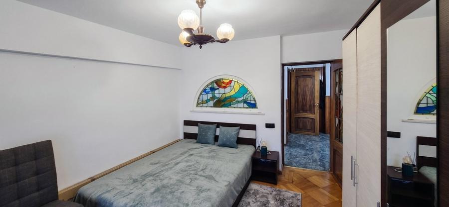 Apartament cu 2 camere decomandat, mobilat în P-ța Alba Iulia