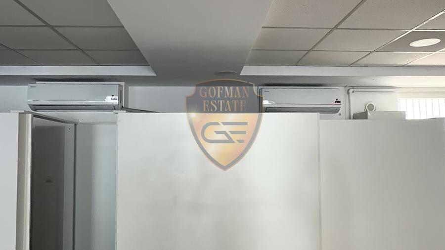 Spațiu comercial, de 323.39999389648 mp, în Central