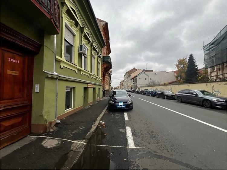 Spațiu comercial, de 90 mp, în Central