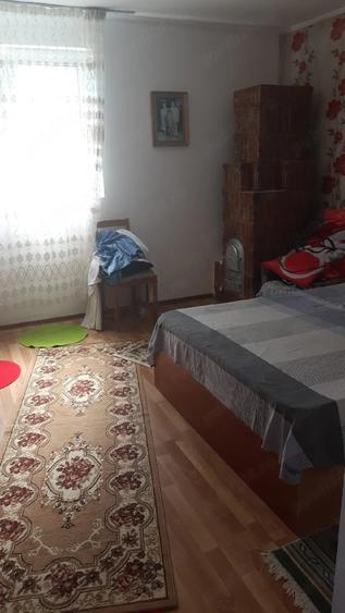 Casă cu 5 camere cu Teren 1000 Mp în Nana