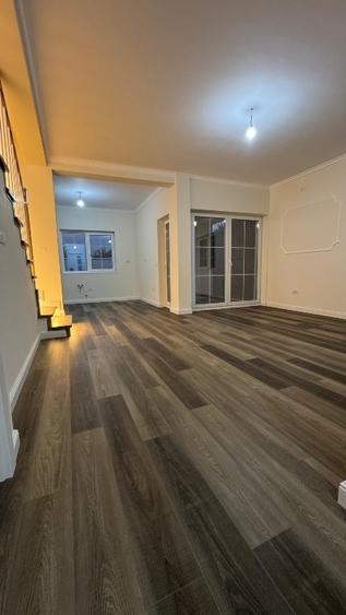 Duplex cu 5 camere cu Canalizare în Moșnița Nouă