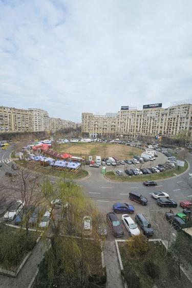 Apartament cu 3 camere decomandat, mobilat în P-ța Alba Iulia
