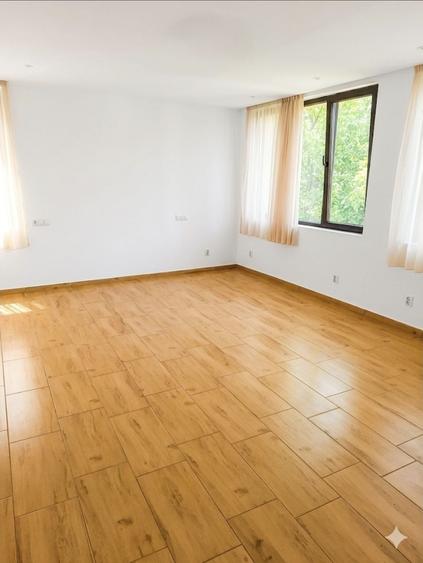 Casă cu 4 camere cu Teren 400 Mp în Exterior Vest