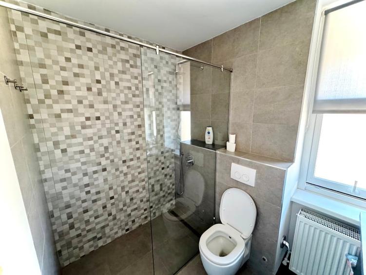 Apartament cu 2 camere semidecomandat, mobilat în P-ța Romană