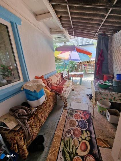 De vanzare casa batraneasca in Horia, teren de 700mp, 3 anexe, 55000e - 2