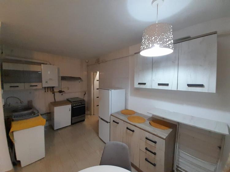 Apartament cu 2 camere decomandat, mobilat în Est