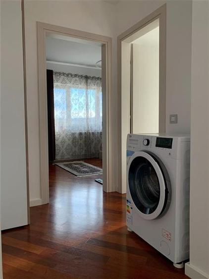 Apartament cu 3 camere semidecomandat în Borhanci