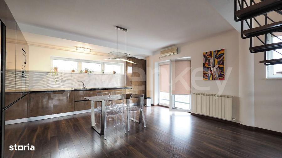 Apartament cu 5 camere, mobilat în Băneasa