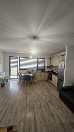 Apartament cu 2 camere semidecomandat în Florești