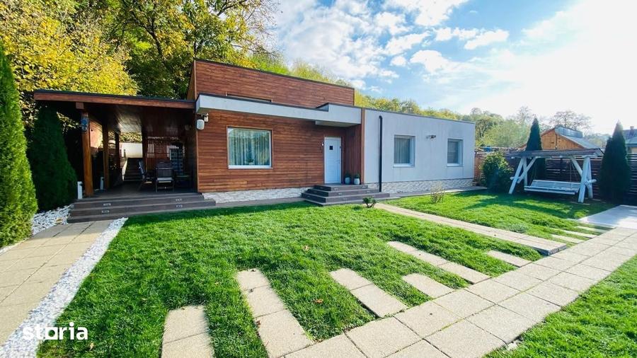 Casă cu 4 camere cu Teren 3000 Mp în Crihan