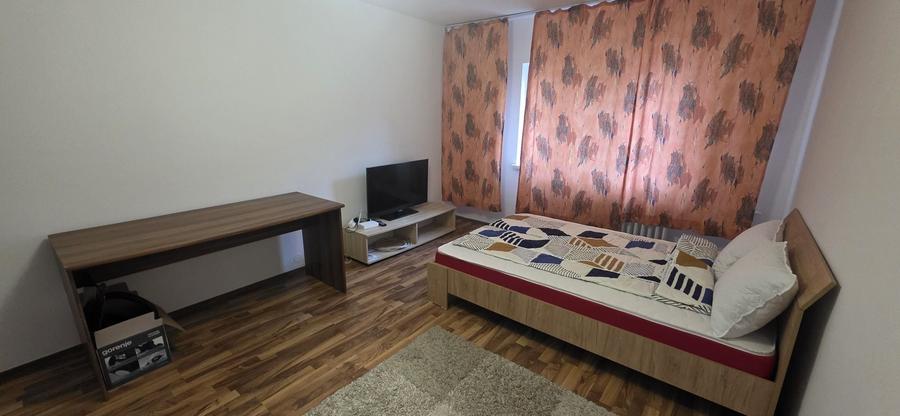 Apartament cu 2 camere decomandat în Rovine