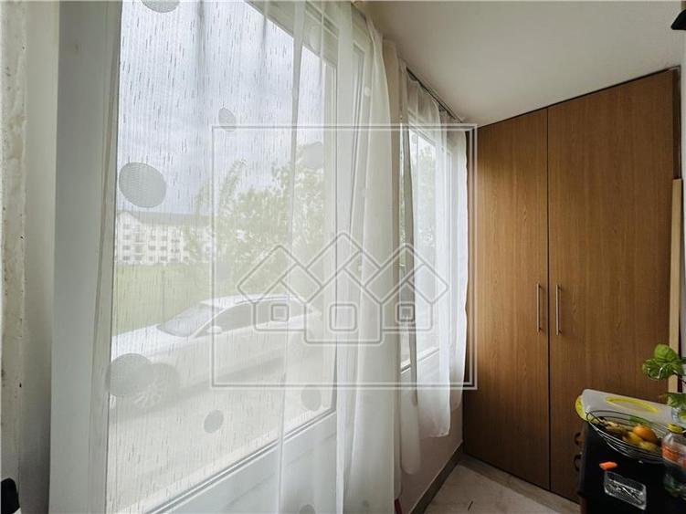 Ap spatios, mobilat si utilat, 3 camere, 2 balcoane, 2 parcari - 16