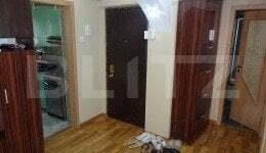 Apartament cu 4 camere decomandat în 22 Decembrie