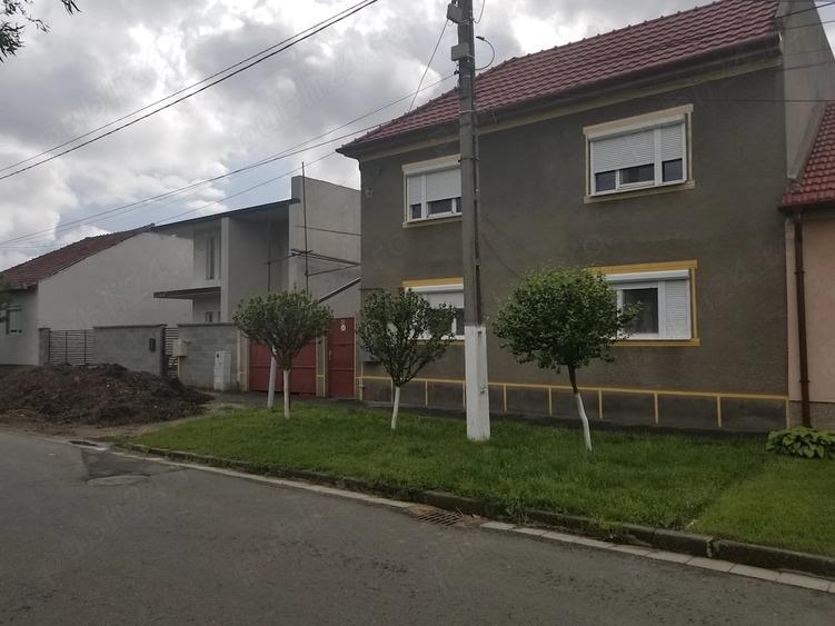 Casă cu 6 camere cu Teren 770 Mp în Grădiște