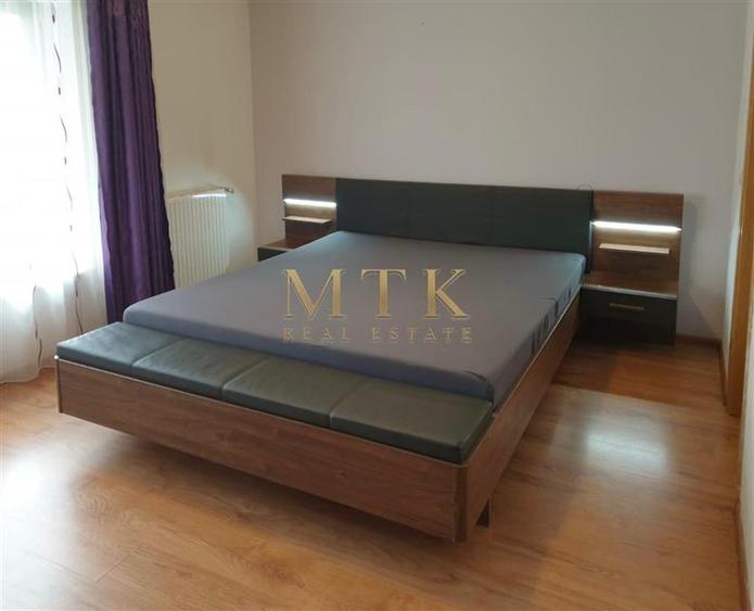 Apartament cu 4 camere decomandat, mobilat în Tei