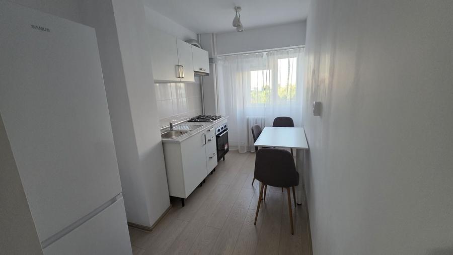 Apartament cu 2 camere decomandat în Alexandru Obregia