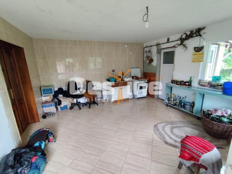 Casă cu 5 camere cu Teren 1508 Mp în Țânțăreni