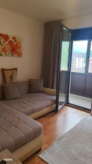 Apartament cu 3 camere, mobilat în Central