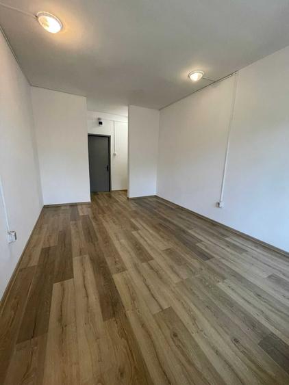 Spațiu comercial, de 21 mp, în Titan