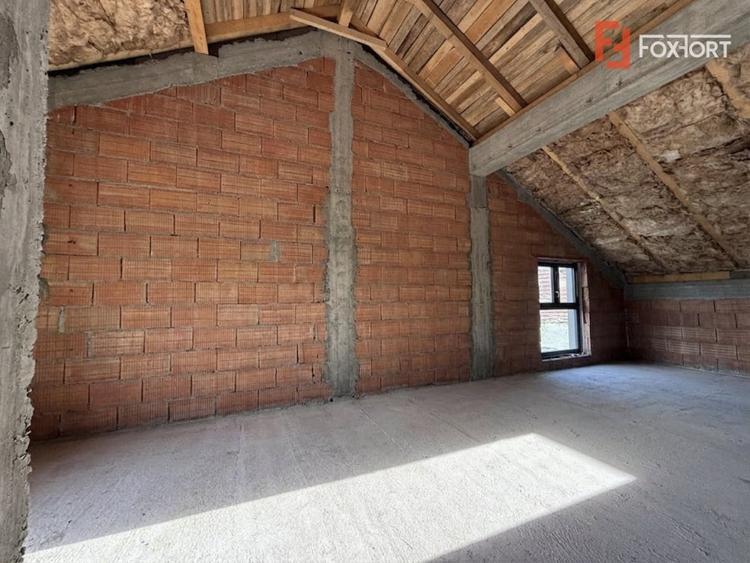 Duplex cu 4 camere cu Canalizare în Sânandrei