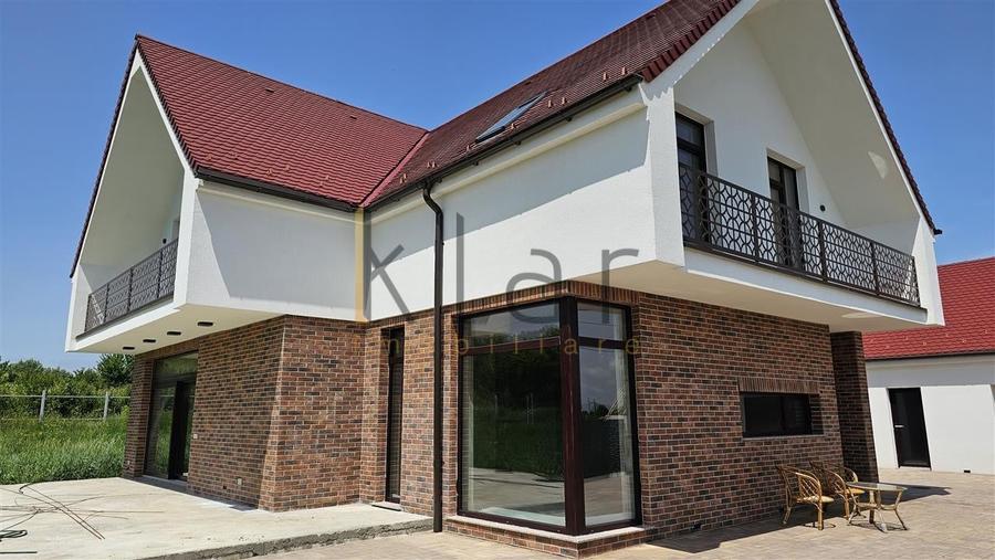 Casă individuală cu 4 camere cu Garaj în Aiton