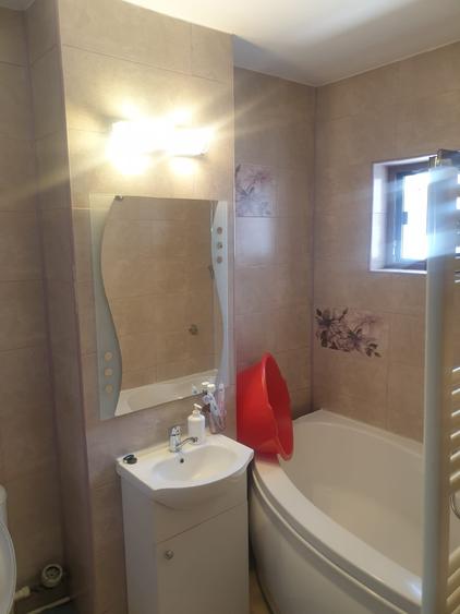 Apartament cu 3 camere nedecomandat în Central
