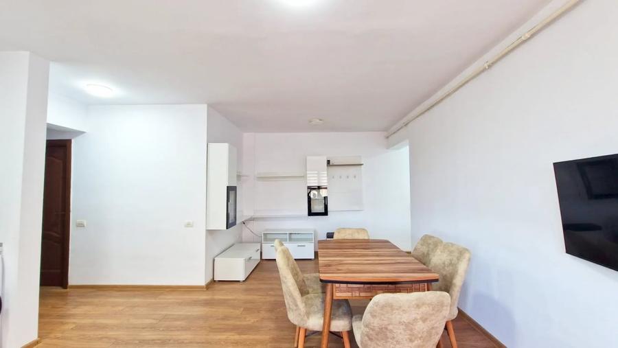 Apartament cu 3 camere decomandat, mobilat în Mamaia-Sat