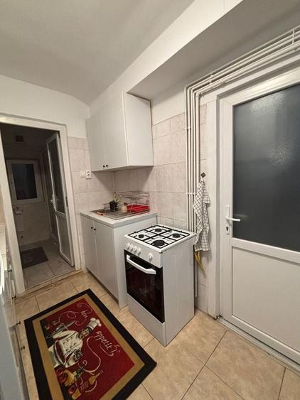 Garsonieră decomandată în Central
