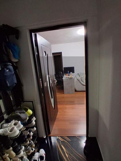 Apartament cu 2 camere semidecomandat în Olteniței